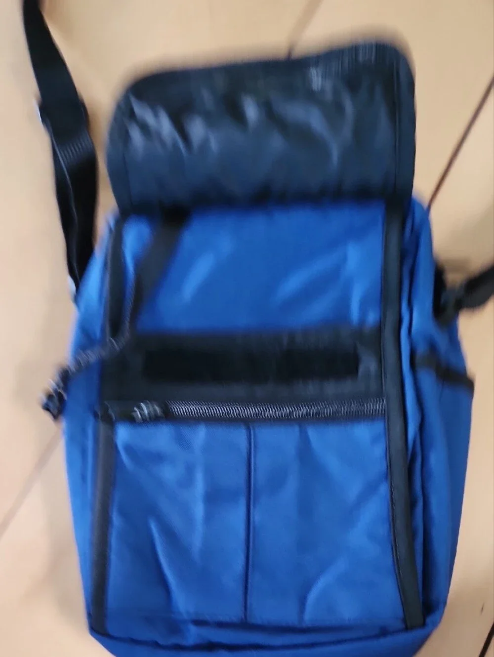 Compact Blue Messenger Crossbody Bag with Adjustable Strap